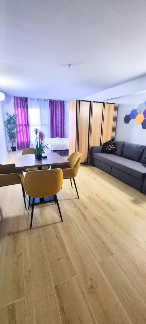 Ynfinity Aparthotel บาเลนเซีย ภายนอก รูปภาพ