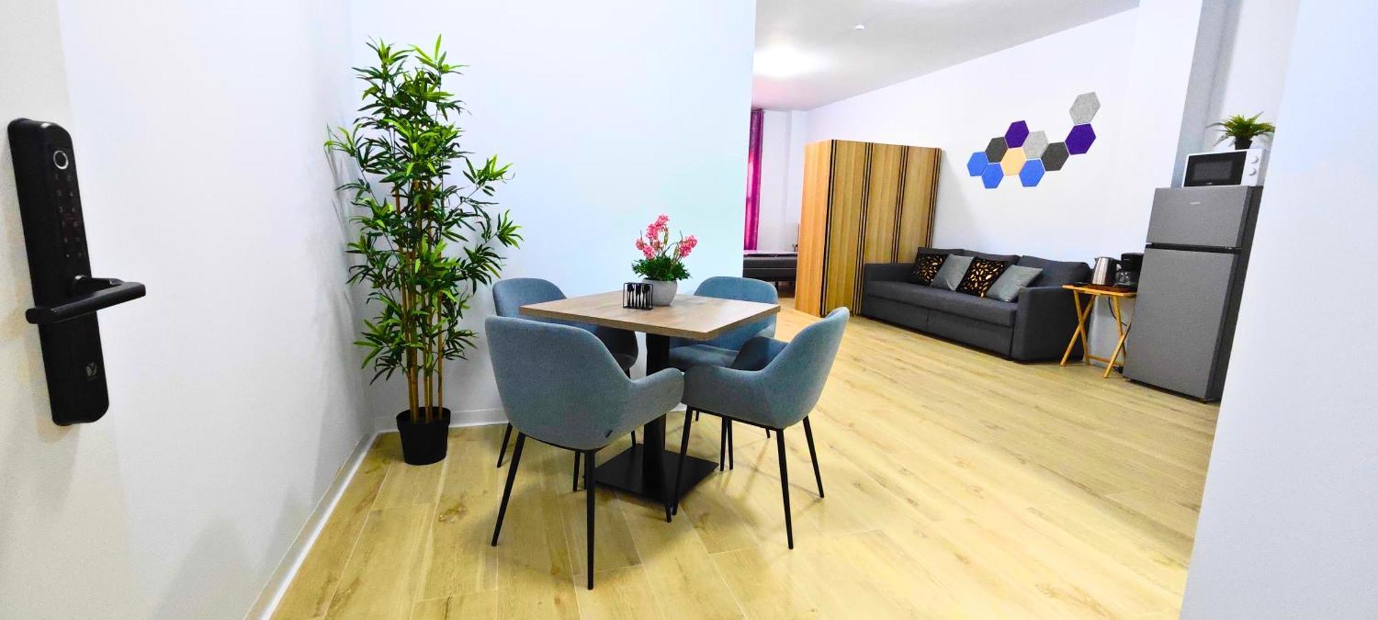 Ynfinity Aparthotel บาเลนเซีย ภายนอก รูปภาพ