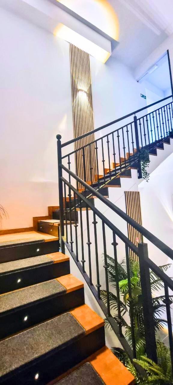 Ynfinity Aparthotel บาเลนเซีย ภายนอก รูปภาพ