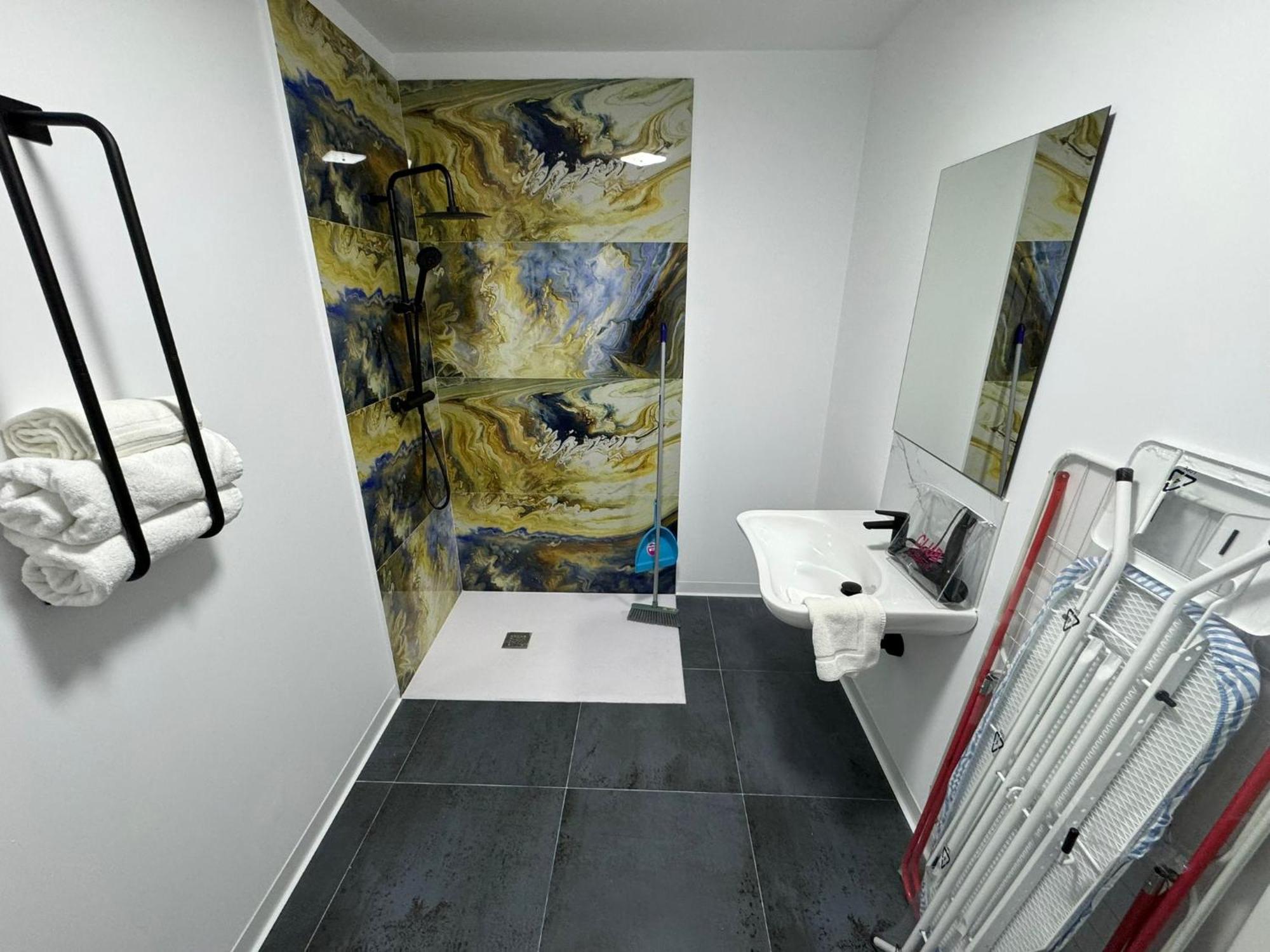 Ynfinity Aparthotel บาเลนเซีย ภายนอก รูปภาพ